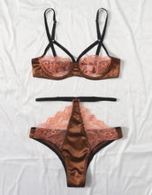 Load image into Gallery viewer, Underwire Harness Lingerie Set
